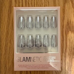 Glamnetic Platinum Silver Press-On Medium Coffin Nails - Gunmetal